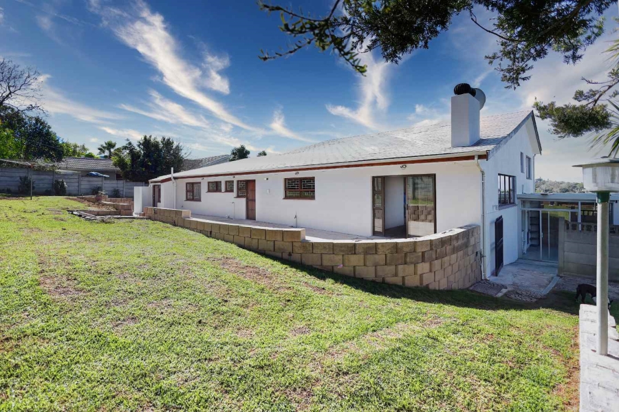 To Let 3 Bedroom Property for Rent in Loevenstein Western Cape